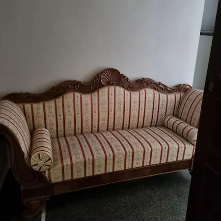 Doge Adorno Apartment